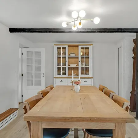 Beautiful In With Wifi Holiday home